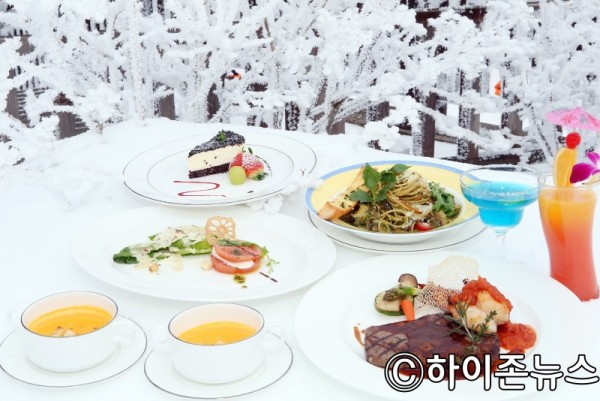 batch_[크기변환]14일 하이원탑 전망레스토랑에서 맛 볼 수 있는 커플 세트 메뉴.jpg