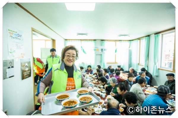 batch_[크기변환][자료사진] 자원봉사활동.jpg