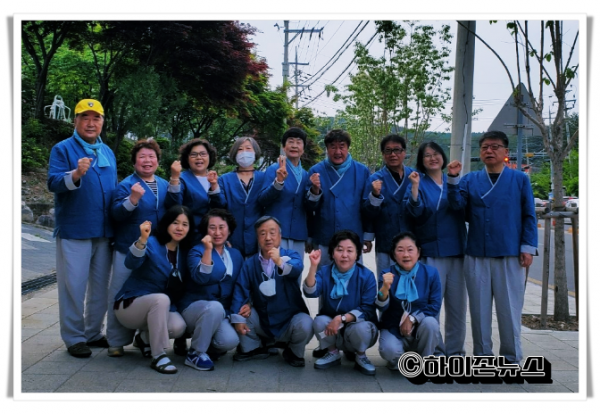 ju태백시 문화관광해설사 한복 유니폼 착용사진.png