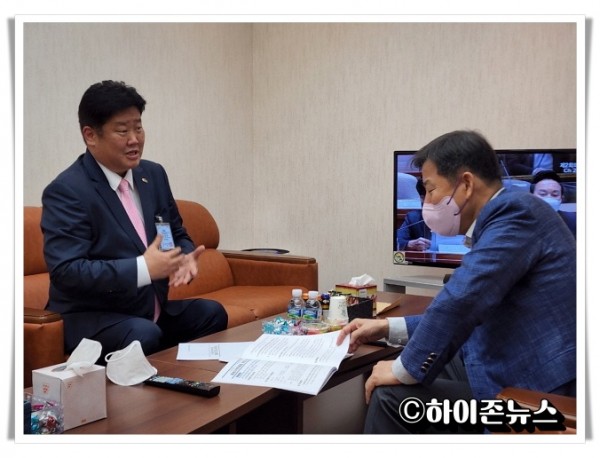 hitbtb2022. 9. 2._ 태백시, 국회의원 등 면담 주요현안 적극 건의 (1).jpg