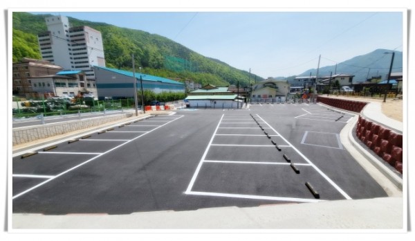 11182.산소드림도서관 앞 공영주차장.jpg