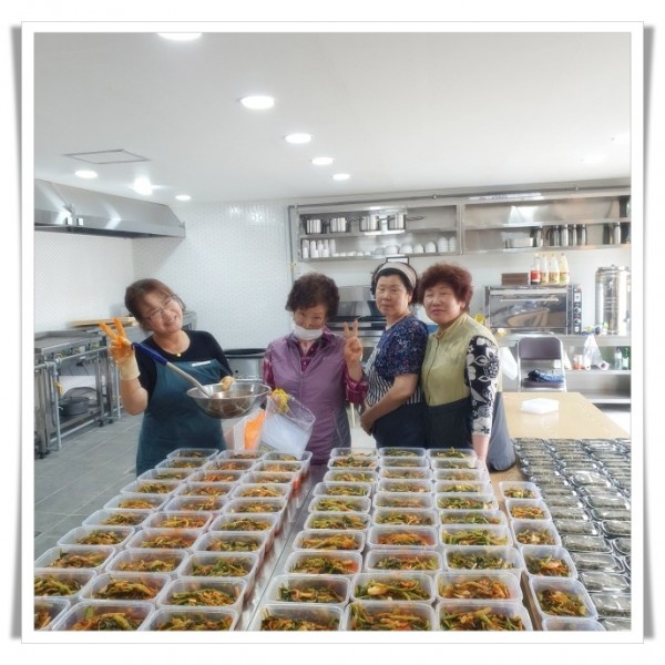 11185. 황지동 지역사회보장협의체  취약계층 밑반찬 나눔 (1).jpg