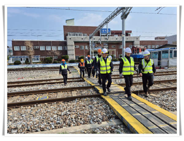 rehi2025-04-04_안전점검의 날 사진(본부장님) (3).jpg